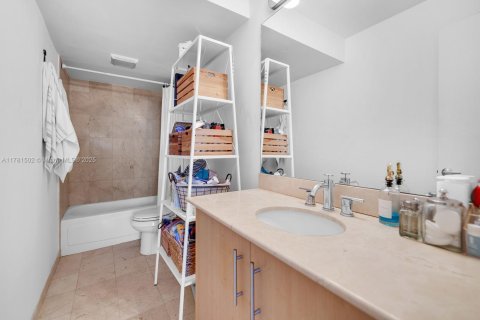 Copropriété à louer à Bal Harbour, Floride: 1 chambre, 83.24 m2 № 1699013 - photo 13