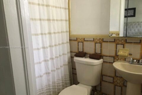 Condominio en venta en North Bay Village, Florida, 2 dormitorios, 90.12 m2 № 1695026 - foto 8