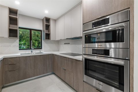 Villa ou maison à louer à Miami Shores, Floride: 2 chambres, 109.07 m2 № 2085408 - photo 9