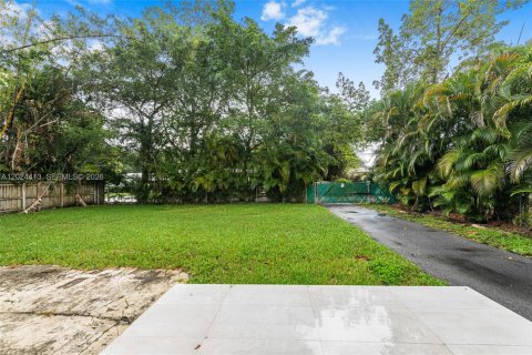 Villa ou maison à louer à Miami Shores, Floride: 2 chambres, 109.07 m2 № 2085408 - photo 25