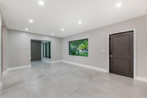 Villa ou maison à louer à Miami Shores, Floride: 2 chambres, 109.07 m2 № 2085408 - photo 3