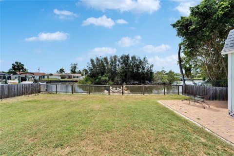 House in Tampa, Florida 3 bedrooms, 125.42 sq.m. № 1649417 - photo 29