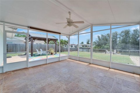 House in Tampa, Florida 3 bedrooms, 125.42 sq.m. № 1649417 - photo 26