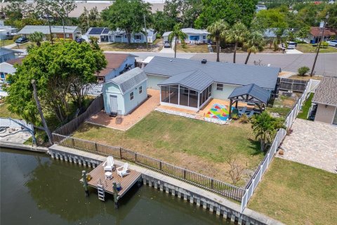 House in Tampa, Florida 3 bedrooms, 125.42 sq.m. № 1649417 - photo 3