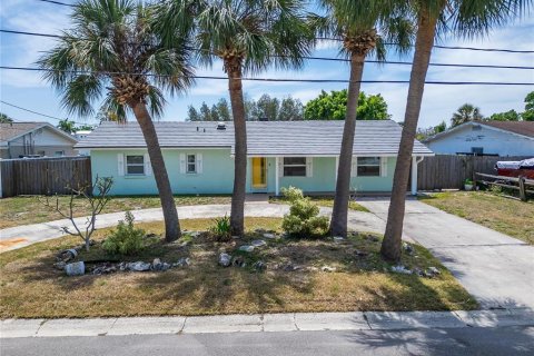 House in Tampa, Florida 3 bedrooms, 125.42 sq.m. № 1649417 - photo 4