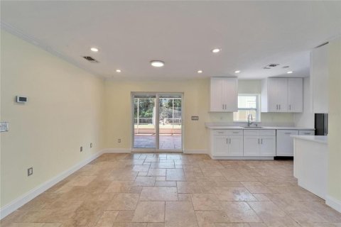 House in Tampa, Florida 3 bedrooms, 125.42 sq.m. № 1649417 - photo 12