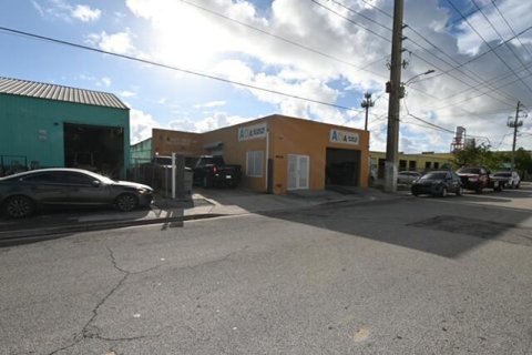 Commercial property in West Palm Beach, Florida № 2169834 - photo 7