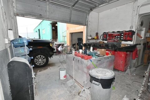 Commercial property in West Palm Beach, Florida № 2169834 - photo 10