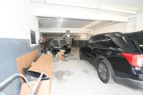 Commercial property in West Palm Beach, Florida № 2169834 - photo 19