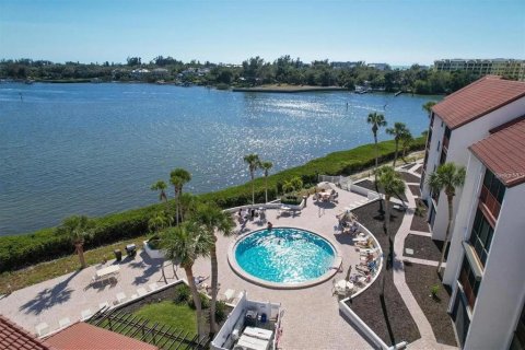 Copropriété à louer à Sarasota, Floride: 2 chambres, 94.39 m2 № 1648257 - photo 1