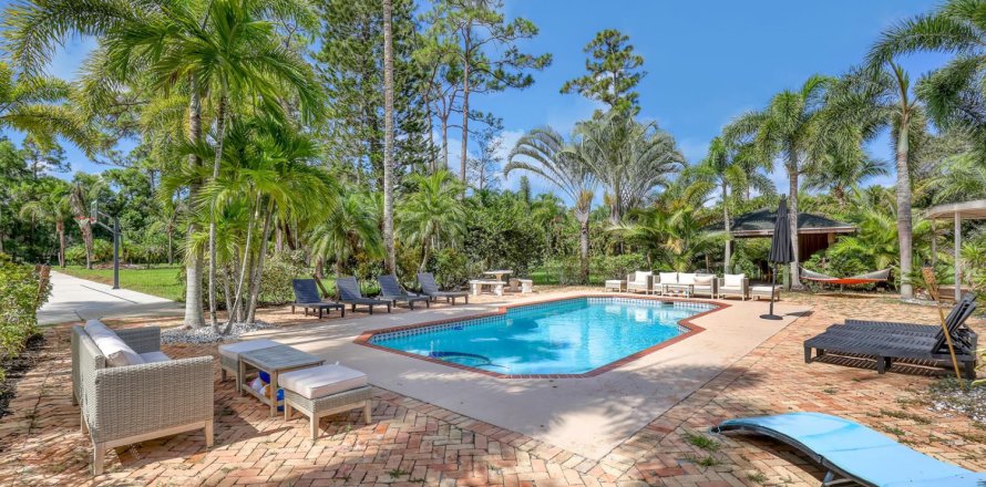 House in Wellington, Florida 7 bedrooms, 429.77 sq.m. № 2191424