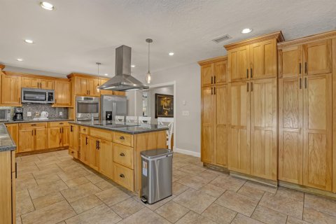 House in Wellington, Florida 7 bedrooms, 429.77 sq.m. № 2191424 - photo 20