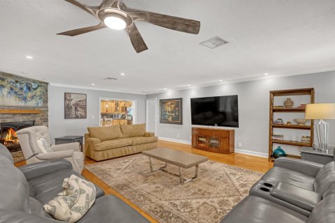 House in Wellington, Florida 7 bedrooms, 429.77 sq.m. № 2191424 - photo 16