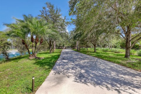 House in Wellington, Florida 7 bedrooms, 429.77 sq.m. № 2191424 - photo 6