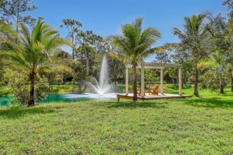 House in Wellington, Florida 7 bedrooms, 429.77 sq.m. № 2191424 - photo 8