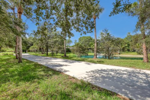 House in Wellington, Florida 7 bedrooms, 429.77 sq.m. № 2191424 - photo 5