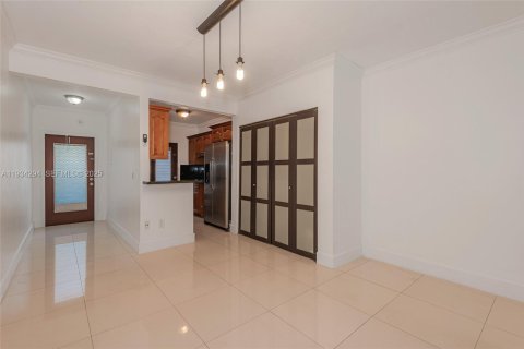 Copropriété à louer à North Miami, Floride: 2 chambres, 82.68 m2 № 1992827 - photo 6