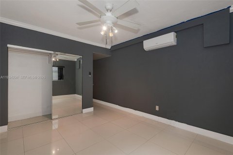 Copropriété à louer à North Miami, Floride: 2 chambres, 82.68 m2 № 1992827 - photo 13