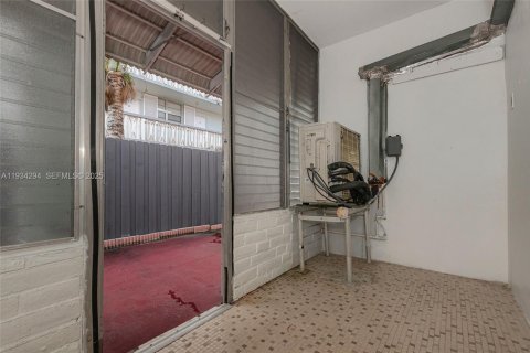 Copropriété à louer à North Miami, Floride: 2 chambres, 82.68 m2 № 1992827 - photo 16