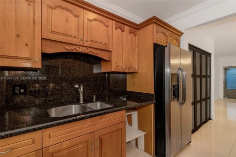 Copropriété à louer à North Miami, Floride: 2 chambres, 82.68 m2 № 1992827 - photo 3