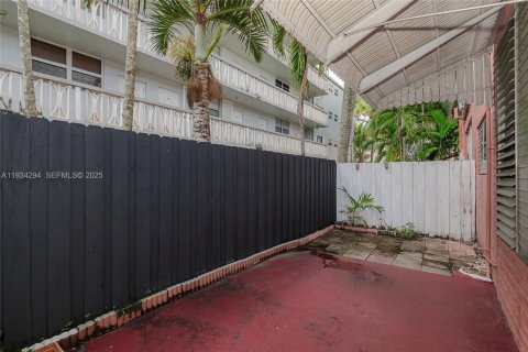 Copropriété à louer à North Miami, Floride: 2 chambres, 82.68 m2 № 1992827 - photo 18