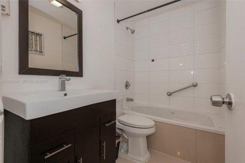 Copropriété à louer à North Miami, Floride: 2 chambres, 82.68 m2 № 1992827 - photo 8