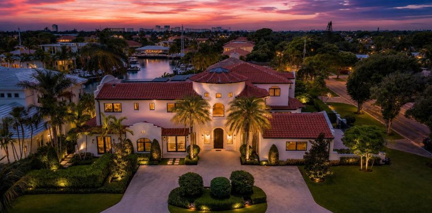 Villa ou maison à Lighthouse Point, Floride 8 chambres, 783.44 m2 № 2272504