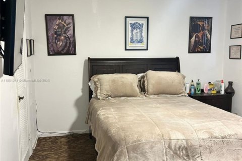 Condo in Pembroke Pines, Florida, 2 bedrooms  № 1854817 - photo 14