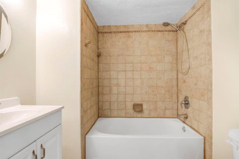 Condominio en alquiler en Coral Springs, Florida, 3 dormitorios, 97.92 m2 № 2078392 - foto 13