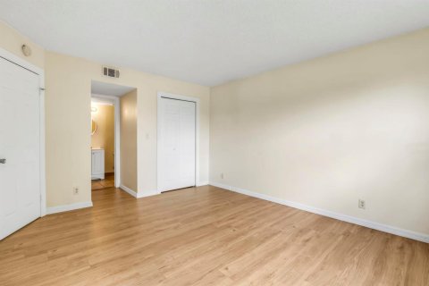 Condominio en alquiler en Coral Springs, Florida, 3 dormitorios, 97.92 m2 № 2078392 - foto 19