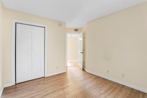 Condominio en alquiler en Coral Springs, Florida, 3 dormitorios, 97.92 m2 № 2078392 - foto 11