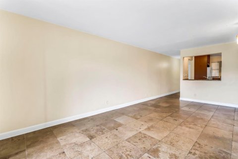 Condominio en alquiler en Coral Springs, Florida, 3 dormitorios, 97.92 m2 № 2078392 - foto 8