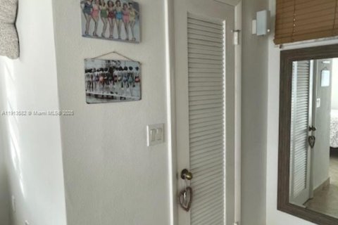 Copropriété à louer à Aventura, Floride: 2 chambres, 100.61 m2 № 2016136 - photo 23