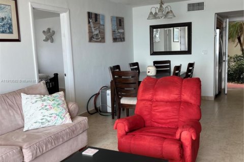 Copropriété à louer à Aventura, Floride: 2 chambres, 100.61 m2 № 2016136 - photo 11