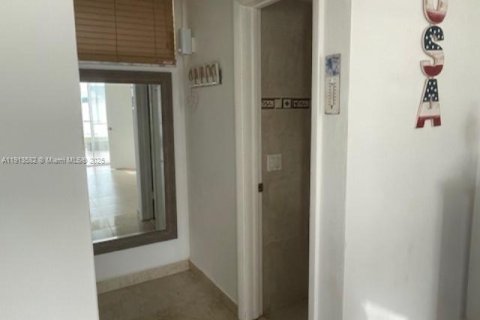 Copropriété à louer à Aventura, Floride: 2 chambres, 100.61 m2 № 2016136 - photo 24