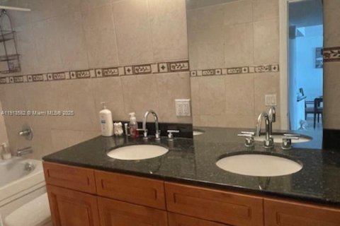 Copropriété à louer à Aventura, Floride: 2 chambres, 100.61 m2 № 2016136 - photo 29