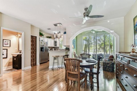 Touwnhouse à vendre à Tampa, Floride: 2 chambres, 121.89 m2 № 1784845 - photo 9
