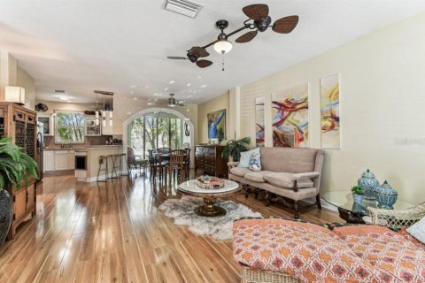 Touwnhouse à vendre à Tampa, Floride: 2 chambres, 121.89 m2 № 1784845 - photo 5