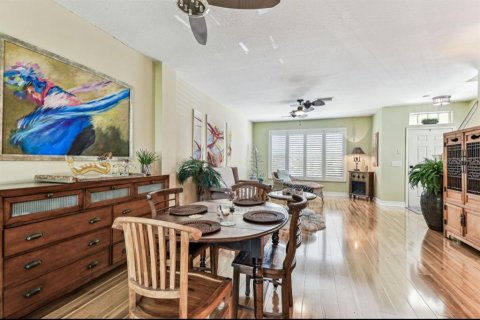 Touwnhouse à vendre à Tampa, Floride: 2 chambres, 121.89 m2 № 1784845 - photo 12