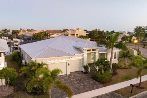 Casa en Apollo Beach, Florida 4 dormitorios, 251.39 m2 № 2123797