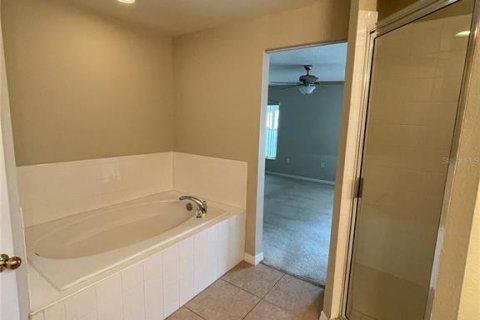 Casa en alquiler en Kissimmee, Florida, 4 dormitorios, 169.08 m2 № 1765489 - foto 16