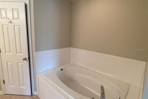 Casa en alquiler en Kissimmee, Florida, 4 dormitorios, 169.08 m2 № 1765489 - foto 17