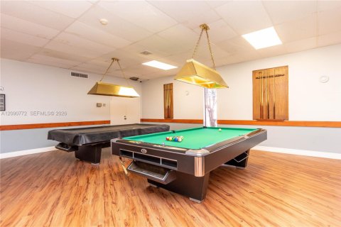 Villa ou maison à louer à Hollywood, Floride: 2 chambres, 92.9 m2 № 2375158 - photo 27