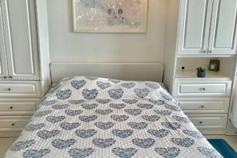 Condominio en venta en Sunny Isles Beach, Florida, 33.44 m2 № 1846032 - foto 6