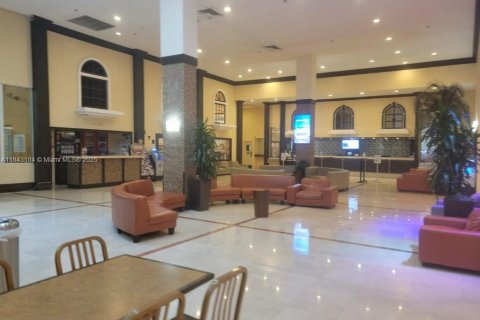 Condominio en venta en Sunny Isles Beach, Florida, 33.44 m2 № 1846032 - foto 3