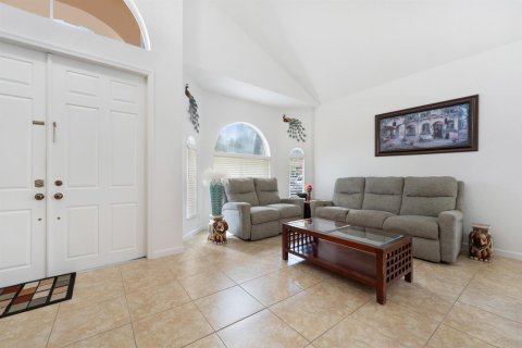 House in Palm City, Florida 4 bedrooms, 216.28 sq.m. № 2352160 - photo 9
