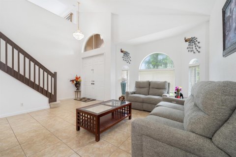 House in Palm City, Florida 4 bedrooms, 216.28 sq.m. № 2352160 - photo 12