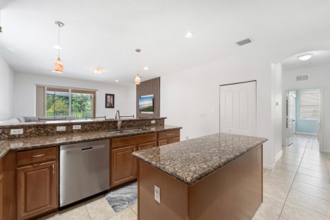 House in Palm City, Florida 4 bedrooms, 216.28 sq.m. № 2352160 - photo 22