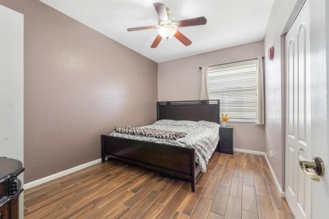 House in Palm City, Florida 4 bedrooms, 216.28 sq.m. № 2352160 - photo 28