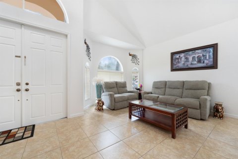House in Palm City, Florida 4 bedrooms, 216.28 sq.m. № 2352160 - photo 8